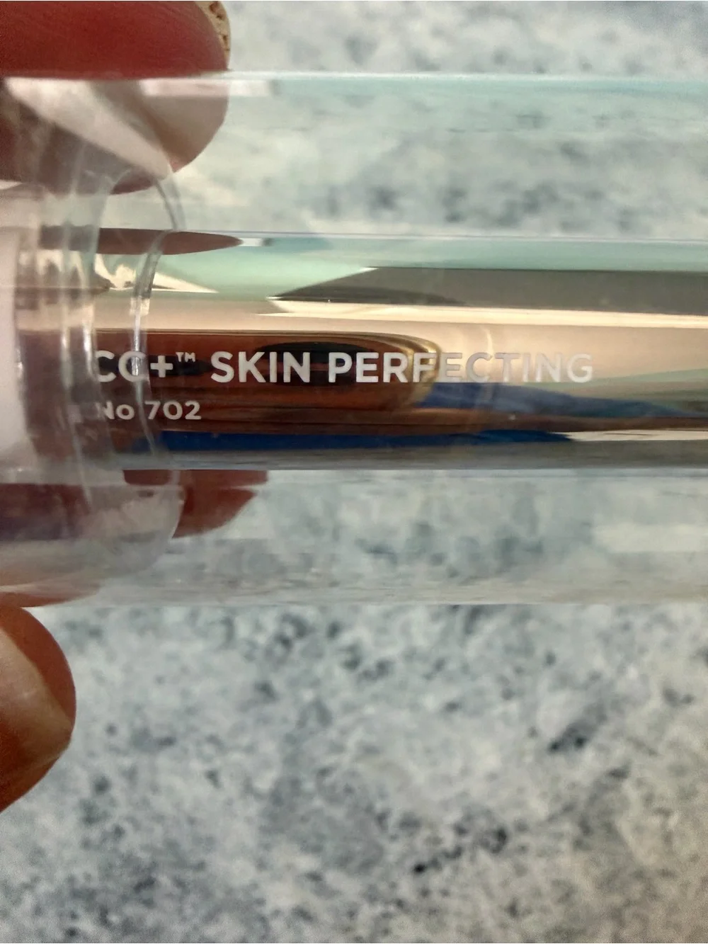 IT HEAVENLY SKIN™ CC+ SKIN-PERFECTING BRUSH #702